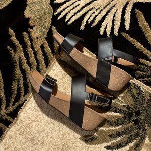 New Clarks Auriel Fin Women’s Size 10 Black Leather Wedge Sandals, 10M